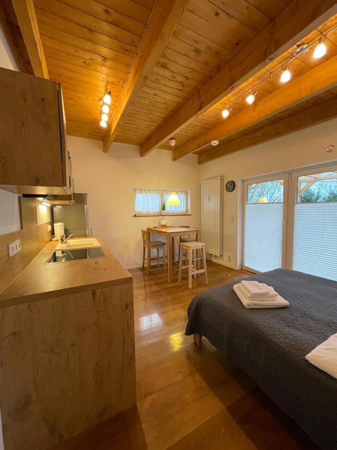 Ferienwohnung Im Stadtzentrum Von Bernau - Komfortable Wohnung Mit 2 Zimmern, Bad, Spuelmaschine, Waschmaschine, Komplette Kueche, Wlan, Terrasse, Ruhige Lage Bernau bei Berlin Eksteriør bilde