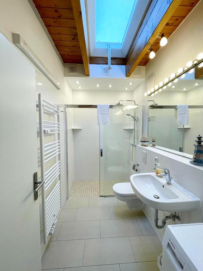 Ferienwohnung Im Stadtzentrum Von Bernau - Komfortable Wohnung Mit 2 Zimmern, Bad, Spuelmaschine, Waschmaschine, Komplette Kueche, Wlan, Terrasse, Ruhige Lage Bernau bei Berlin Eksteriør bilde