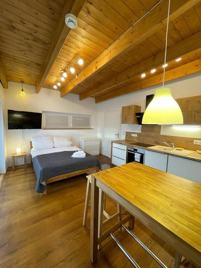 Ferienwohnung Im Stadtzentrum Von Bernau - Komfortable Wohnung Mit 2 Zimmern, Bad, Spuelmaschine, Waschmaschine, Komplette Kueche, Wlan, Terrasse, Ruhige Lage Bernau bei Berlin Eksteriør bilde
