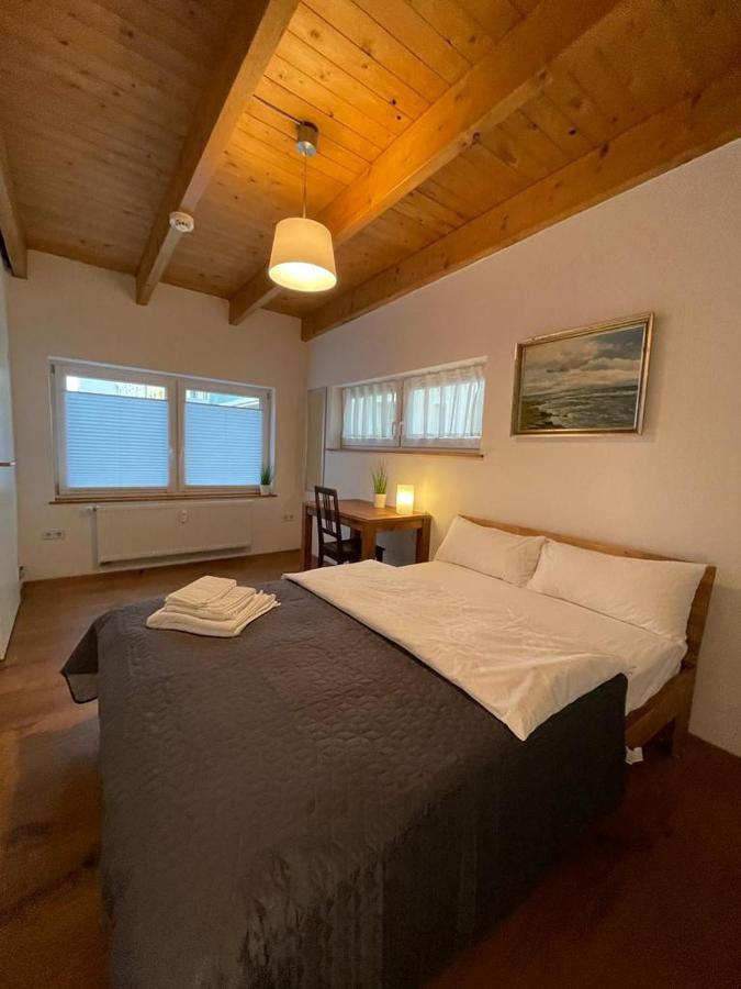 Ferienwohnung Im Stadtzentrum Von Bernau - Komfortable Wohnung Mit 2 Zimmern, Bad, Spuelmaschine, Waschmaschine, Komplette Kueche, Wlan, Terrasse, Ruhige Lage Bernau bei Berlin Eksteriør bilde