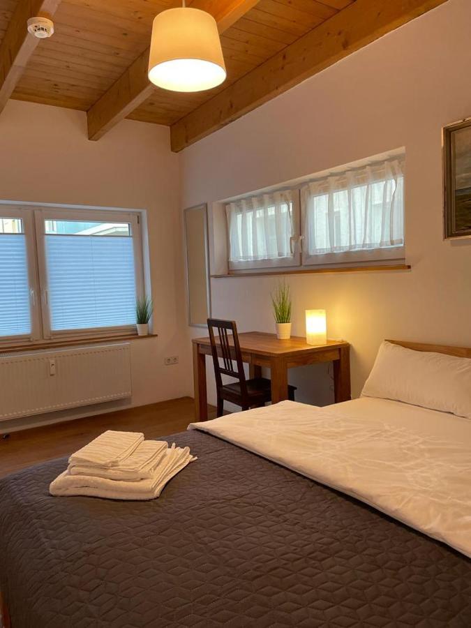 Ferienwohnung Im Stadtzentrum Von Bernau - Komfortable Wohnung Mit 2 Zimmern, Bad, Spuelmaschine, Waschmaschine, Komplette Kueche, Wlan, Terrasse, Ruhige Lage Bernau bei Berlin Eksteriør bilde