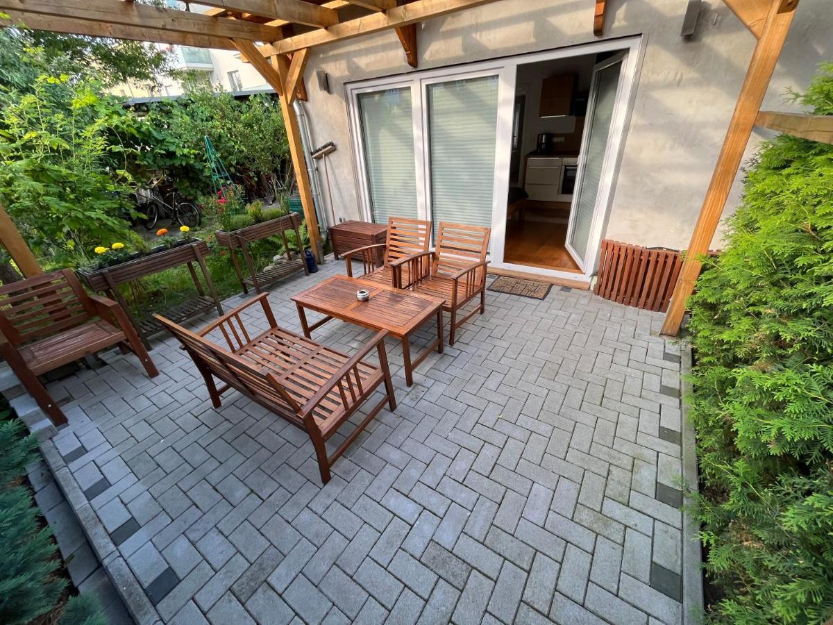 Ferienwohnung Im Stadtzentrum Von Bernau - Komfortable Wohnung Mit 2 Zimmern, Bad, Spuelmaschine, Waschmaschine, Komplette Kueche, Wlan, Terrasse, Ruhige Lage Bernau bei Berlin Eksteriør bilde
